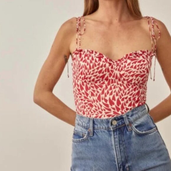 Reformation | Novena Floral Tie Sweetheart Tank Top in Hearts Love - Picture 3 of 7